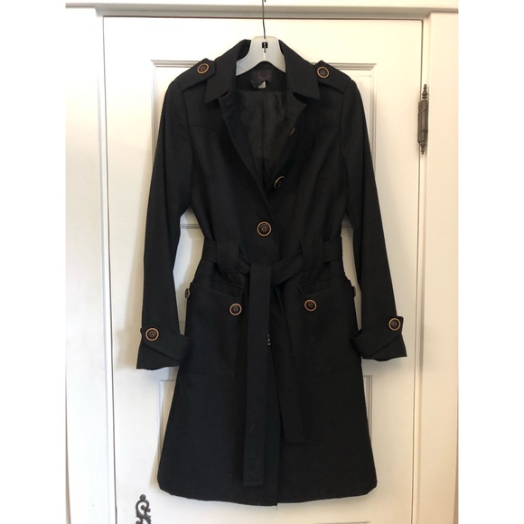 Buttoned trench coat - Picture 7 of 10